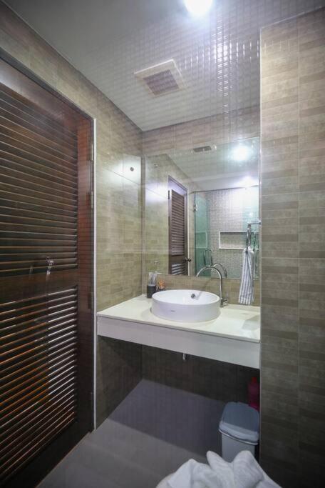 치앙마이 Luxury Living In Heart Of Nimman 아파트 외부 사진
