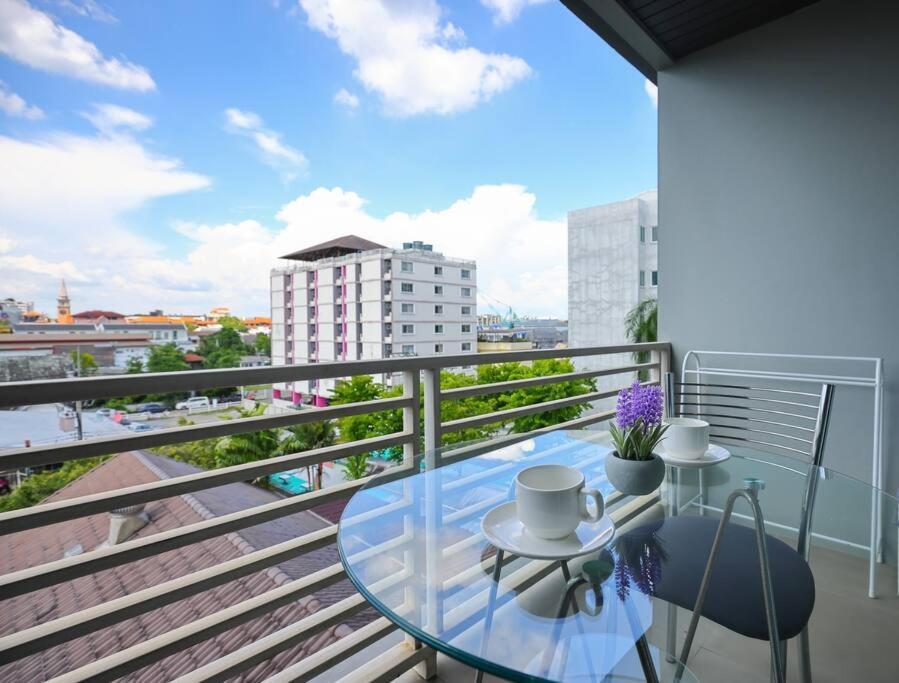 치앙마이 Luxury Living In Heart Of Nimman 아파트 외부 사진