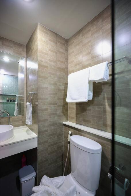 치앙마이 Luxury Living In Heart Of Nimman 아파트 외부 사진